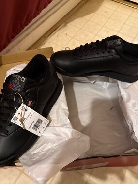 Reebok Classic Women Black Leather Sneakers with Subtle Red Accent